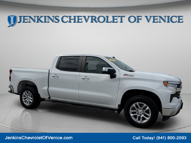Used 2022 Chevrolet Silverado 1500 LT w/ Z71 Off-Road Package AWD/4WD image 2