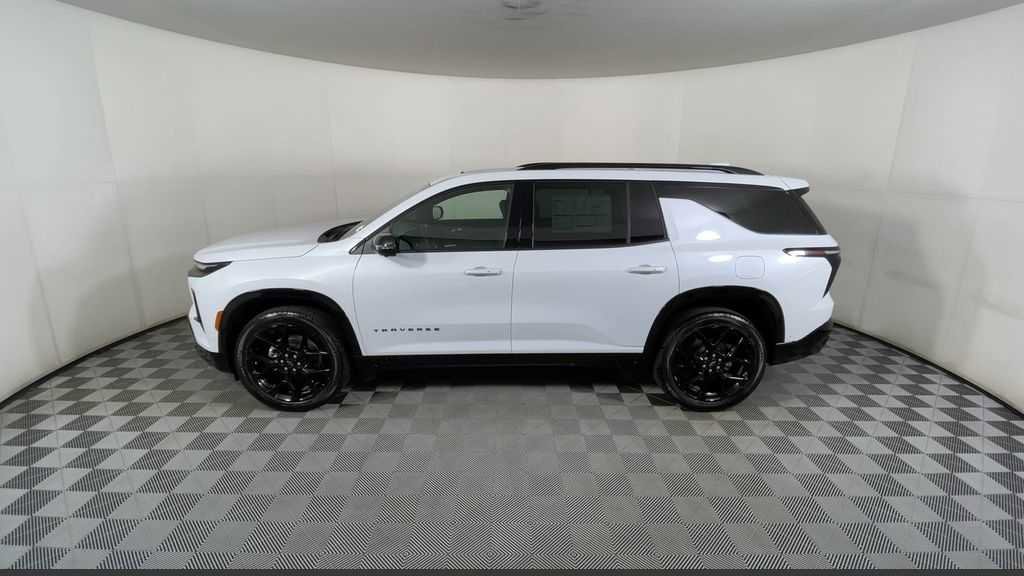 New 2026 Chevrolet Traverse RS w/ LPO, Floor Liner Package image 9