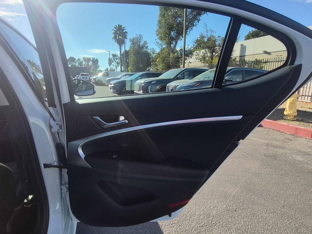 Used 2026 Genesis G70 2.5T image 23