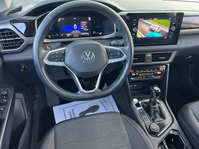 Certified 2025 Volkswagen Taos SE image 35