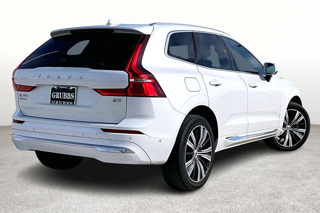 Used 2023 Volvo XC60 B5 Ultimate w/ Climate Package image 2