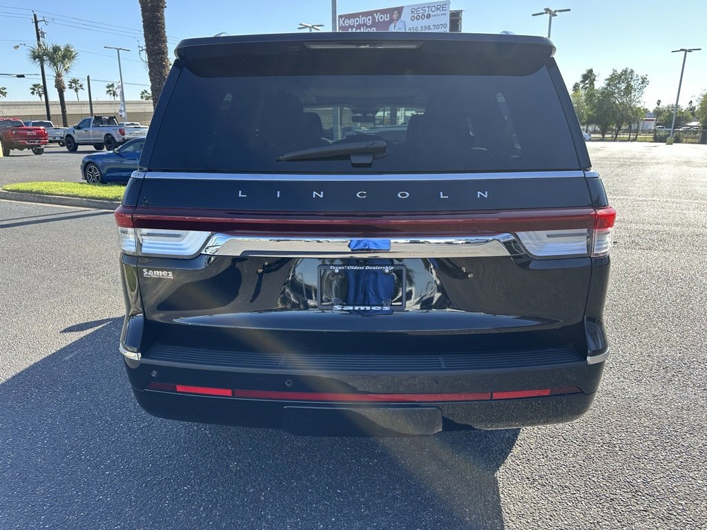 Used 2023 Lincoln Navigator L Reserve image 5