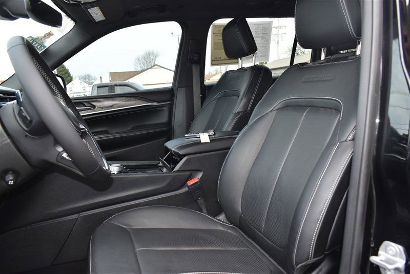 Used 2023 Jeep Grand Cherokee L Overland AWD/4WD image 13