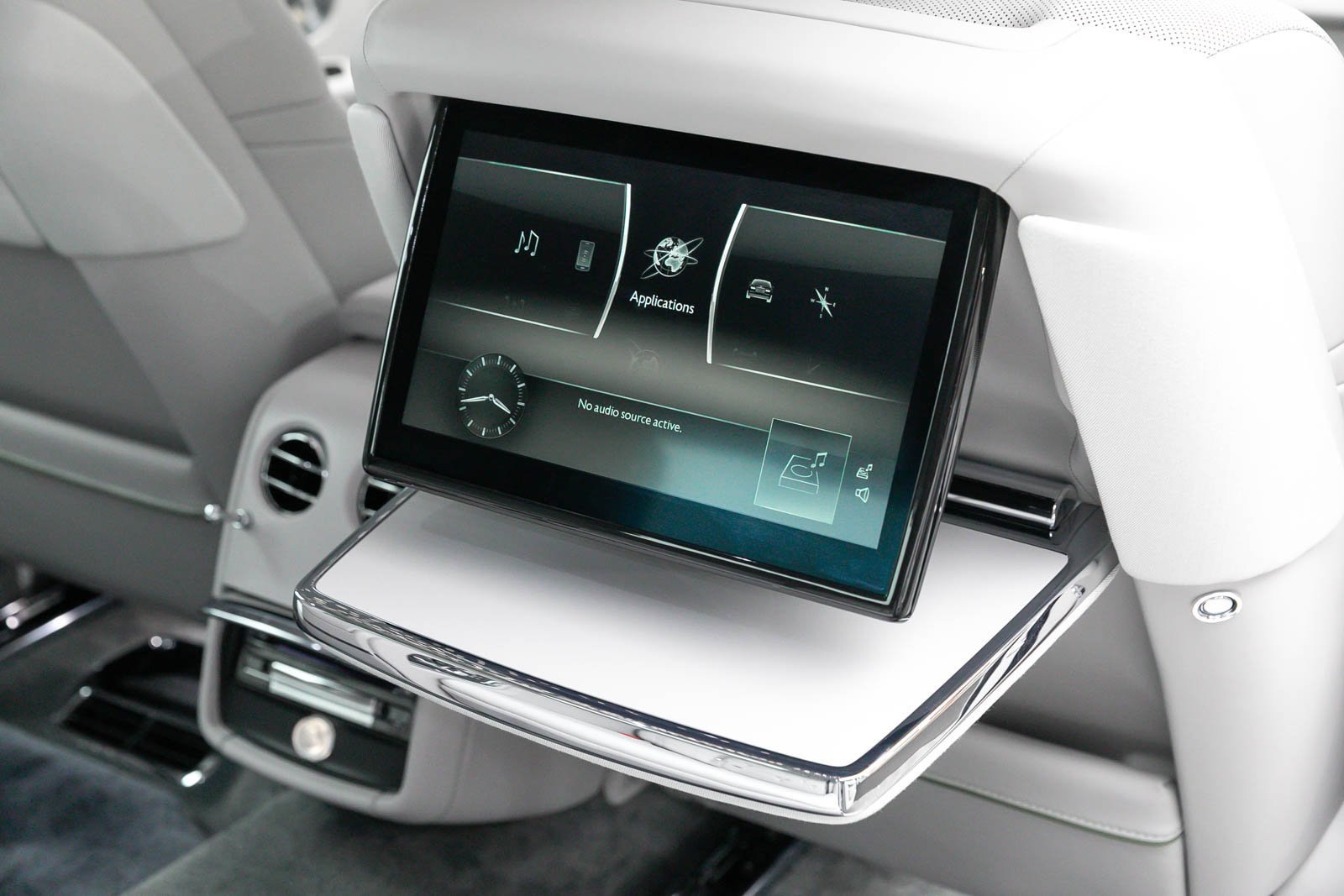 Used 2024 Rolls-Royce Phantom Extended Wheelbase w/ Leather Finishing Pack image 42