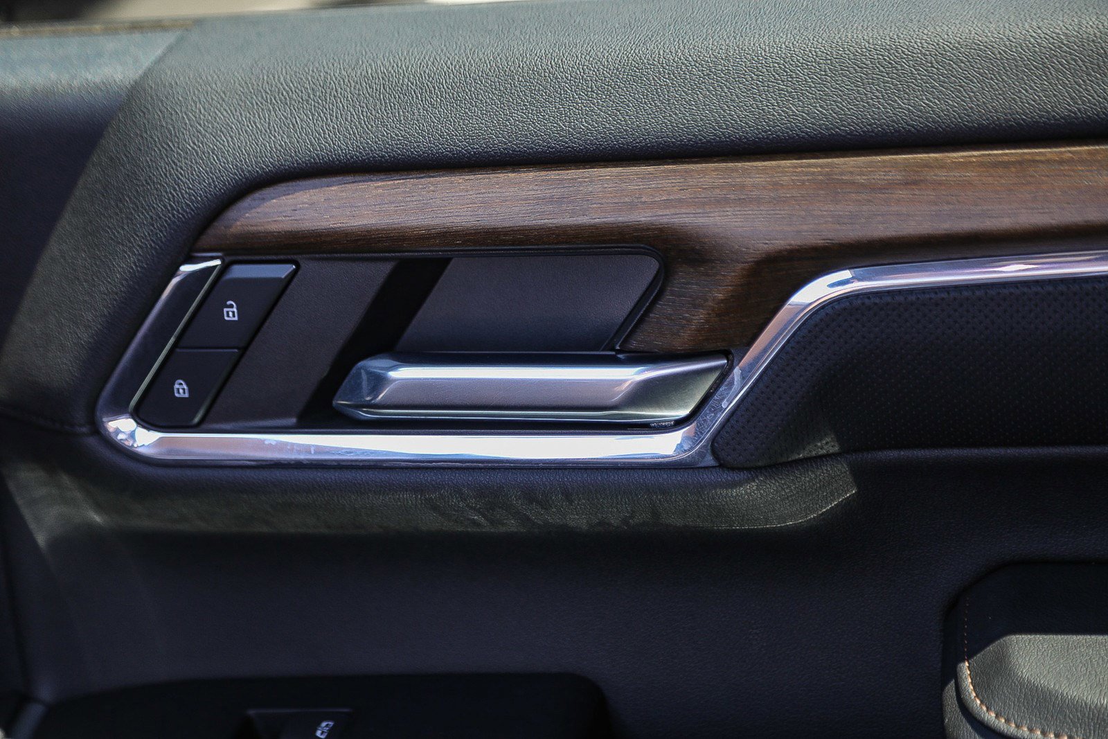 Used 2024 Chevrolet Silverado 3500 High Country image 17