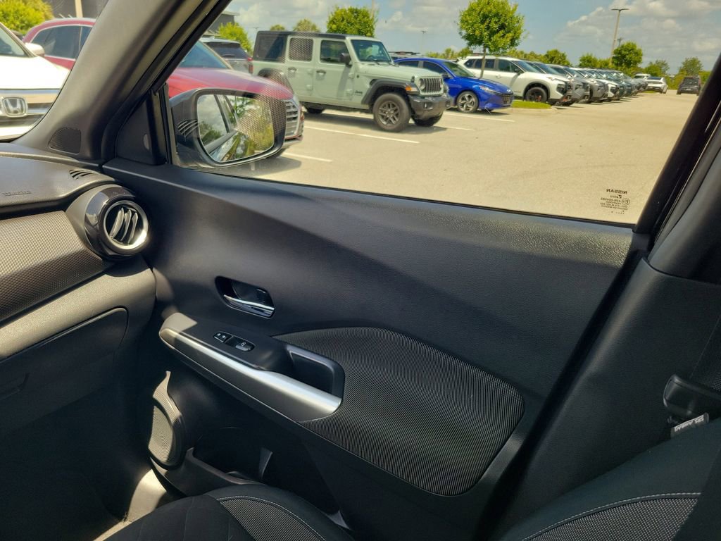 Used 2020 Nissan Kicks SV FWD image 14