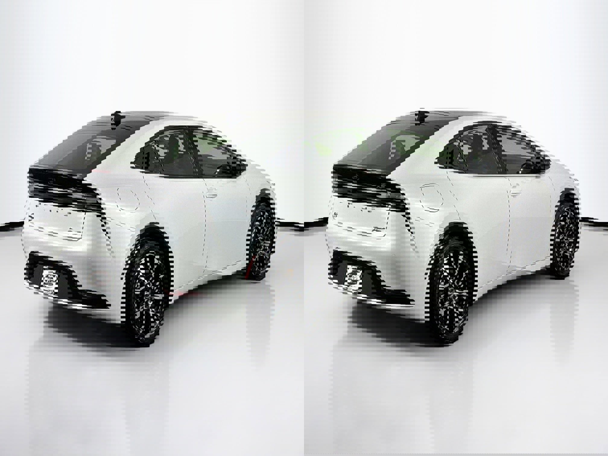 Used 2024 Toyota Prius Prime SE image 11
