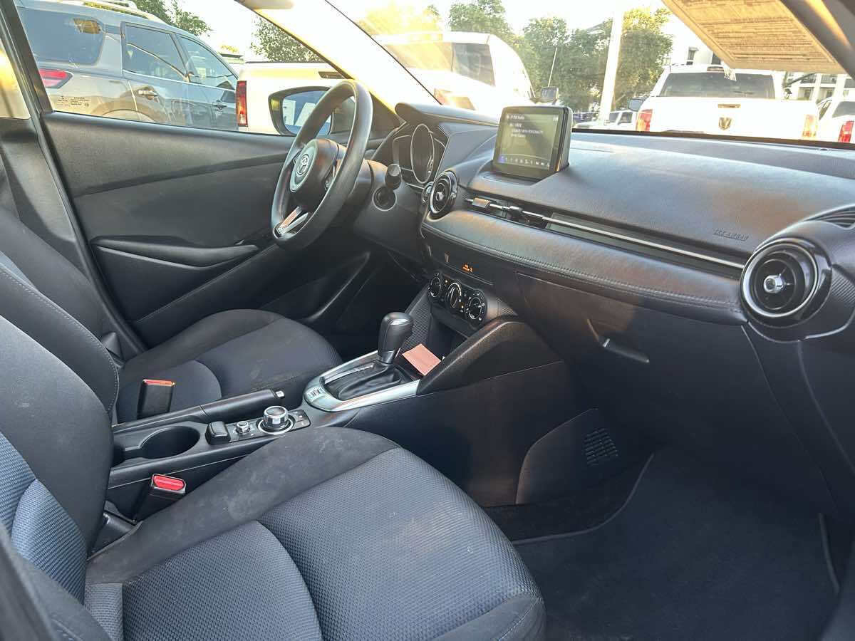 Used 2020 Toyota Yaris LE image 11