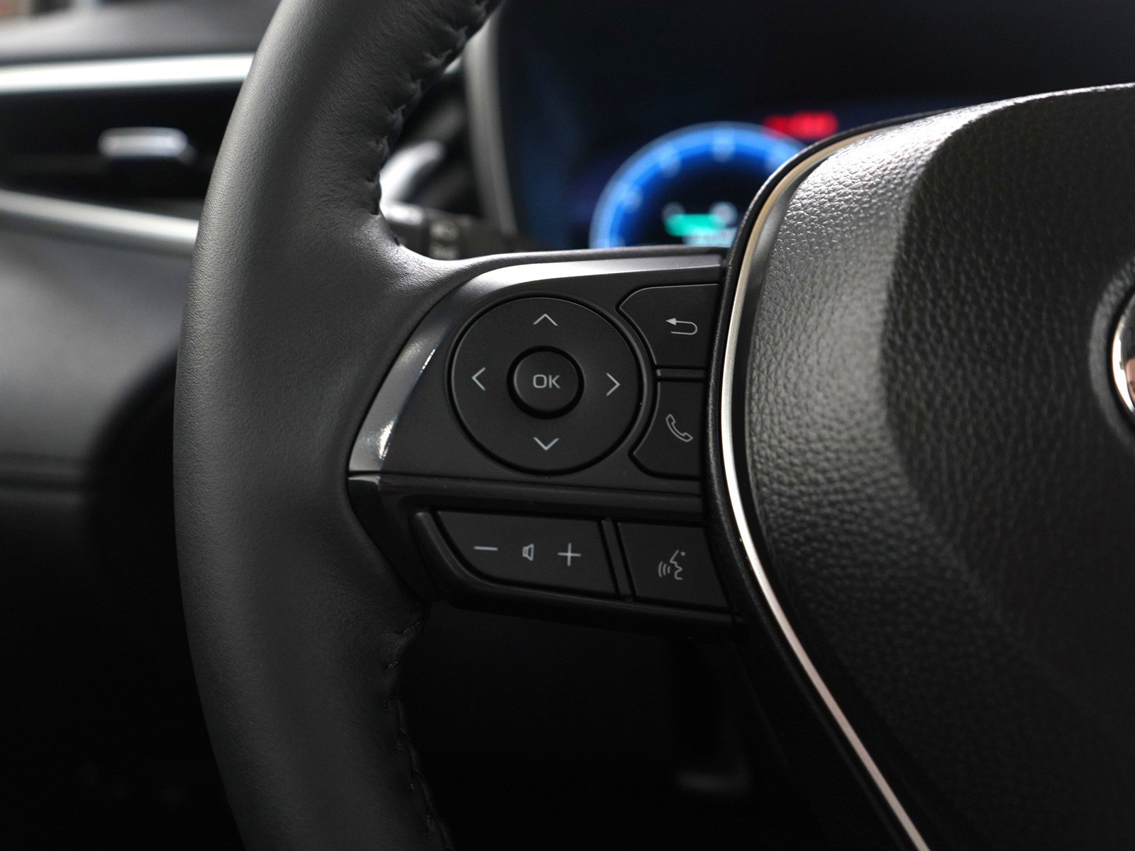 Used 2026 Toyota Corolla Cross XLE w/ Convenience Package image 25