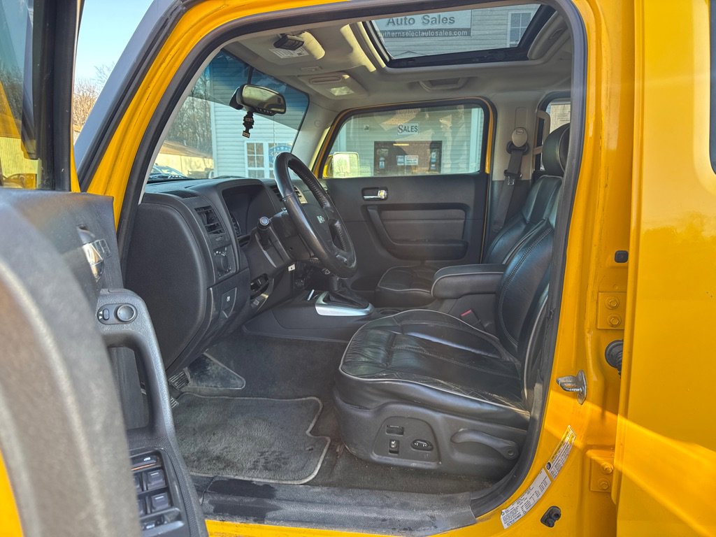 Used 2007 HUMMER H3 image 10