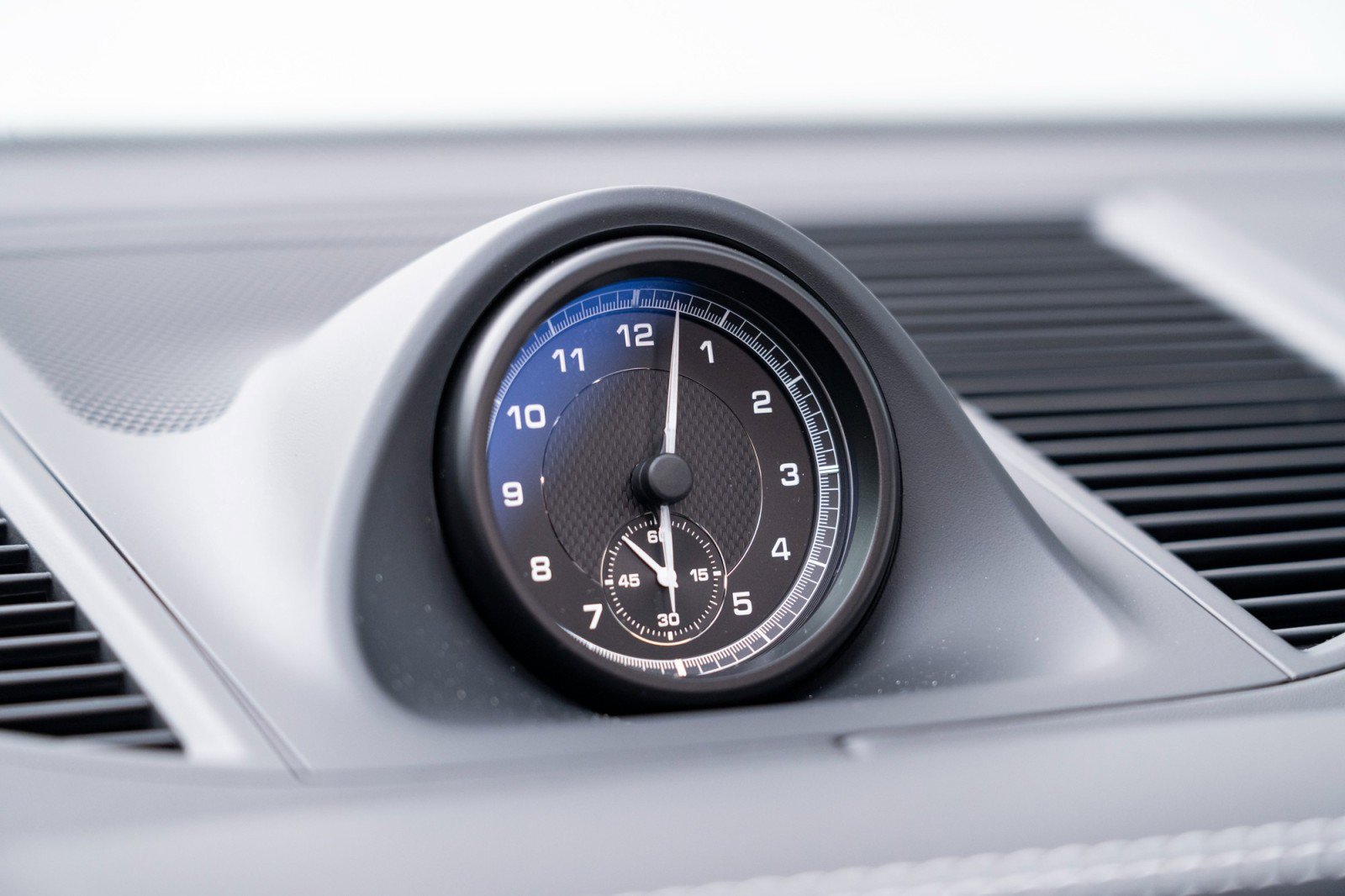 New 2025 Porsche Macan S image 24