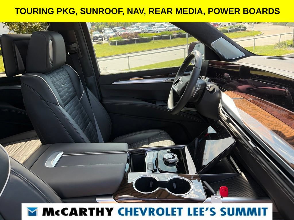 Used 2026 Cadillac Escalade Platinum Sport w/ LPO, ONYX Package AWD/4WD image 39