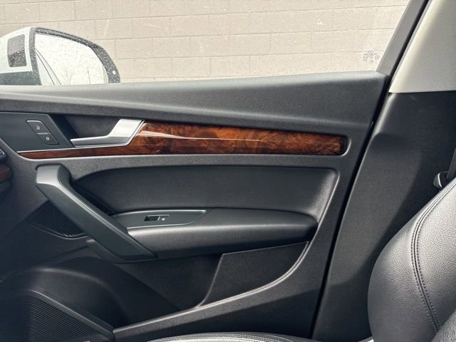 Used 2018 Audi Q5 2.0T Premium Plus w/ Premium Plus Package image 30