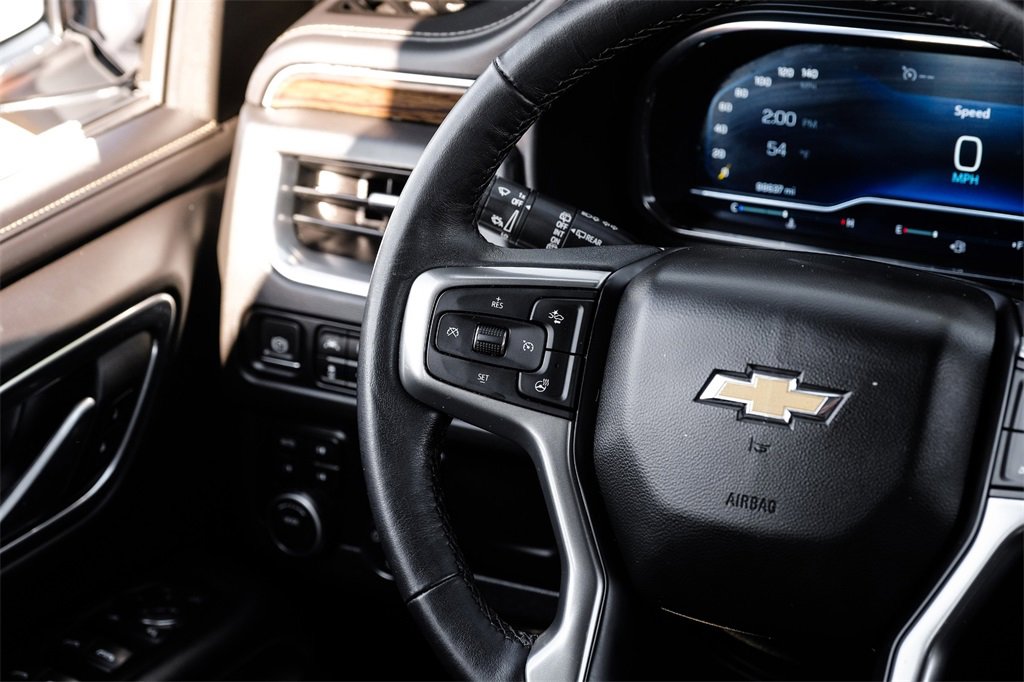 Used 2022 Chevrolet Suburban Premier image 13
