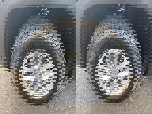 New 2026 Jeep Grand Cherokee Laredo RWD image 9