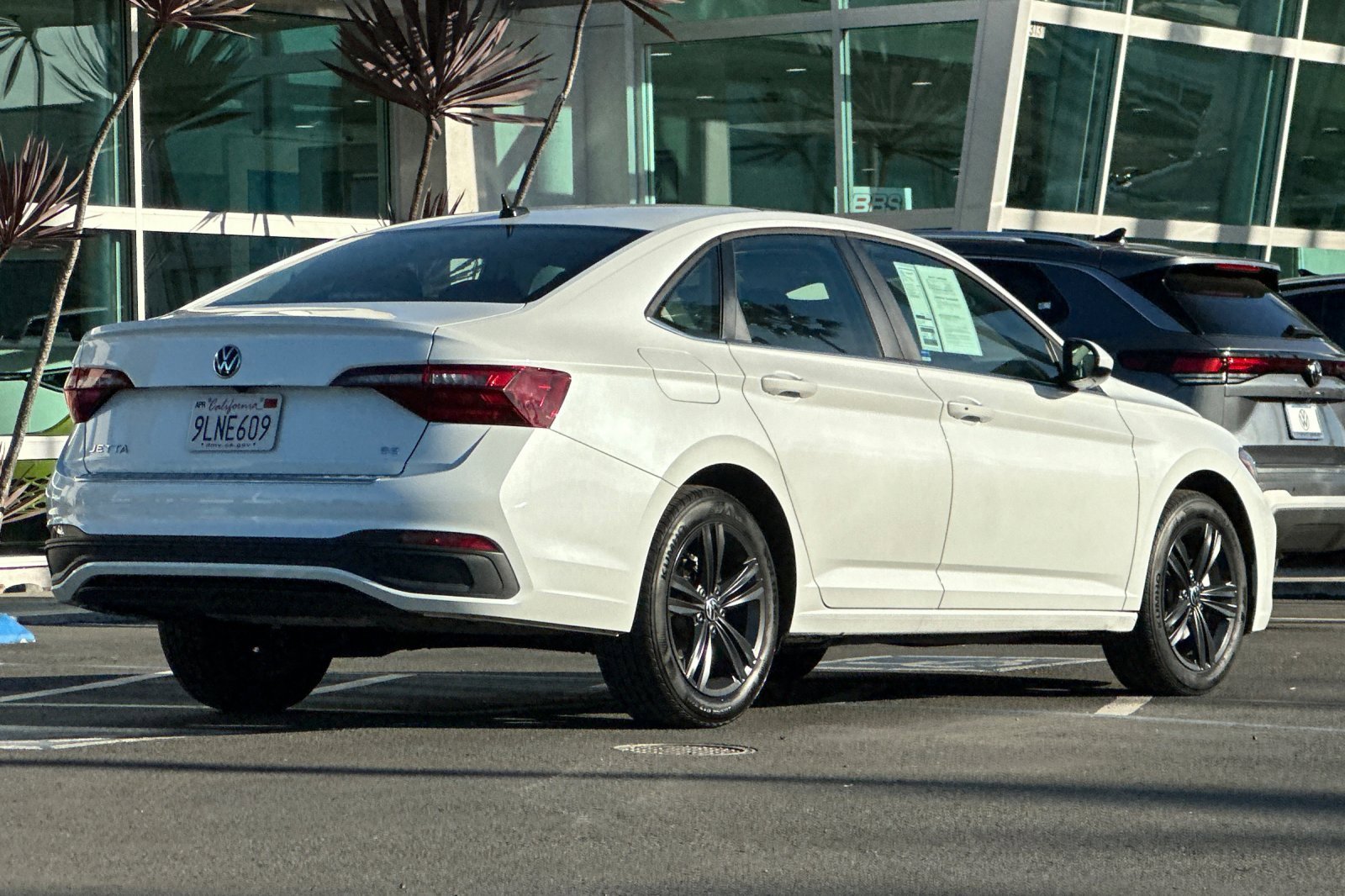 Certified 2024 Volkswagen Jetta SE image 4