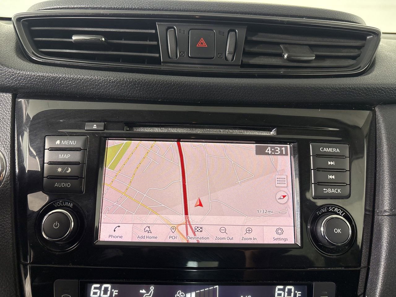 Used 2018 Nissan Rogue SV w/ Premium Package image 21