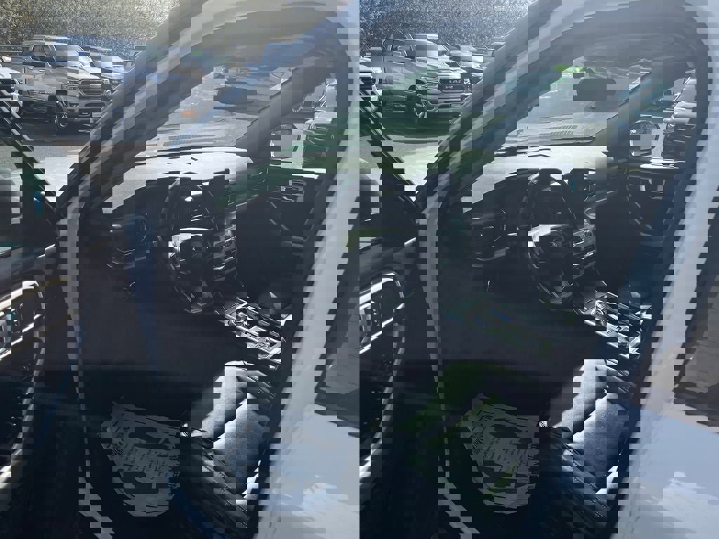 Used 2024 Ford Explorer XLT w/ Equipment Group 202A AWD/4WD image 13