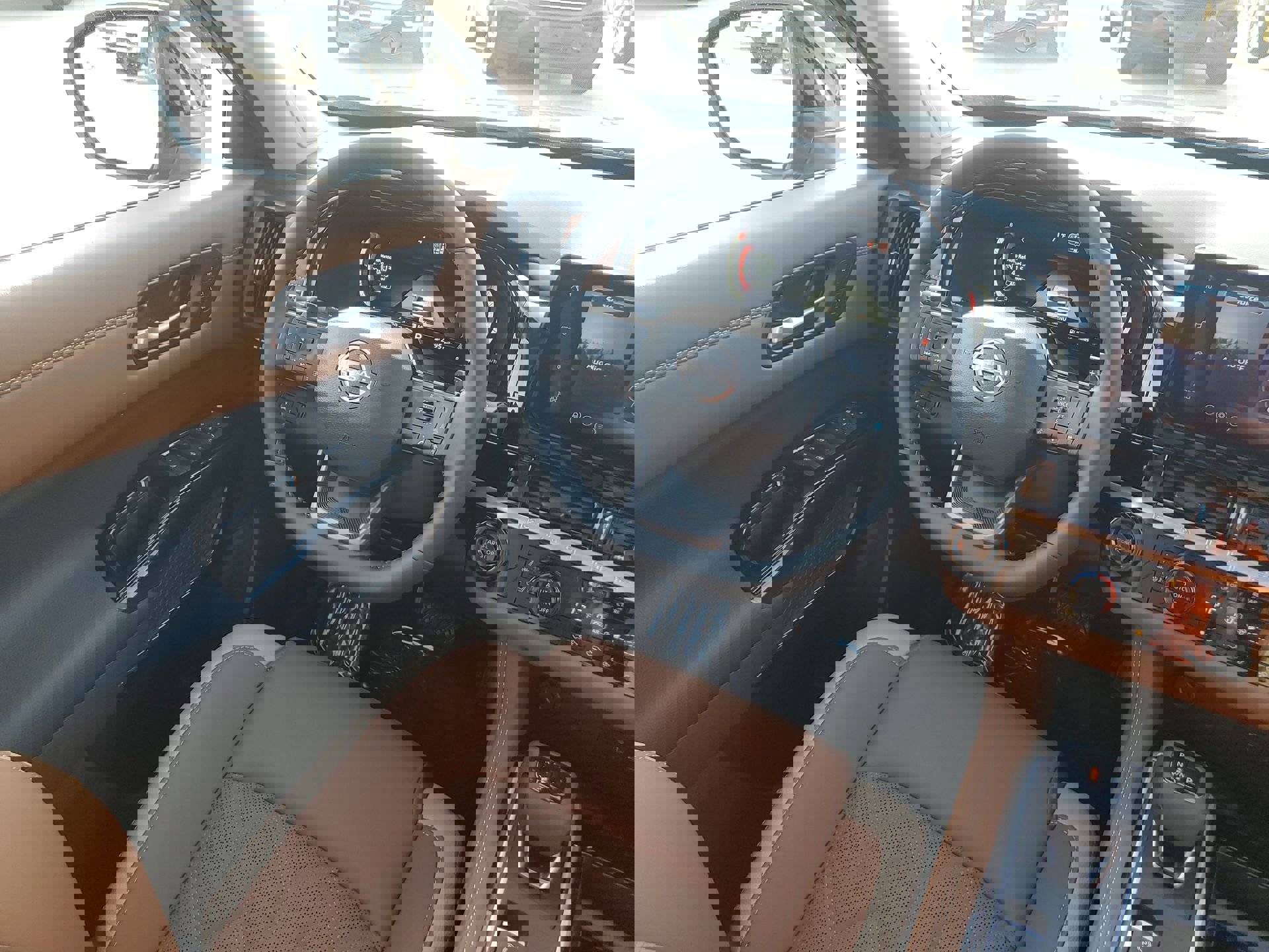 Used 2026 Nissan Pathfinder Platinum image 17