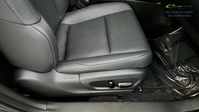 Used 2025 Lexus UX 300h FWD image 37