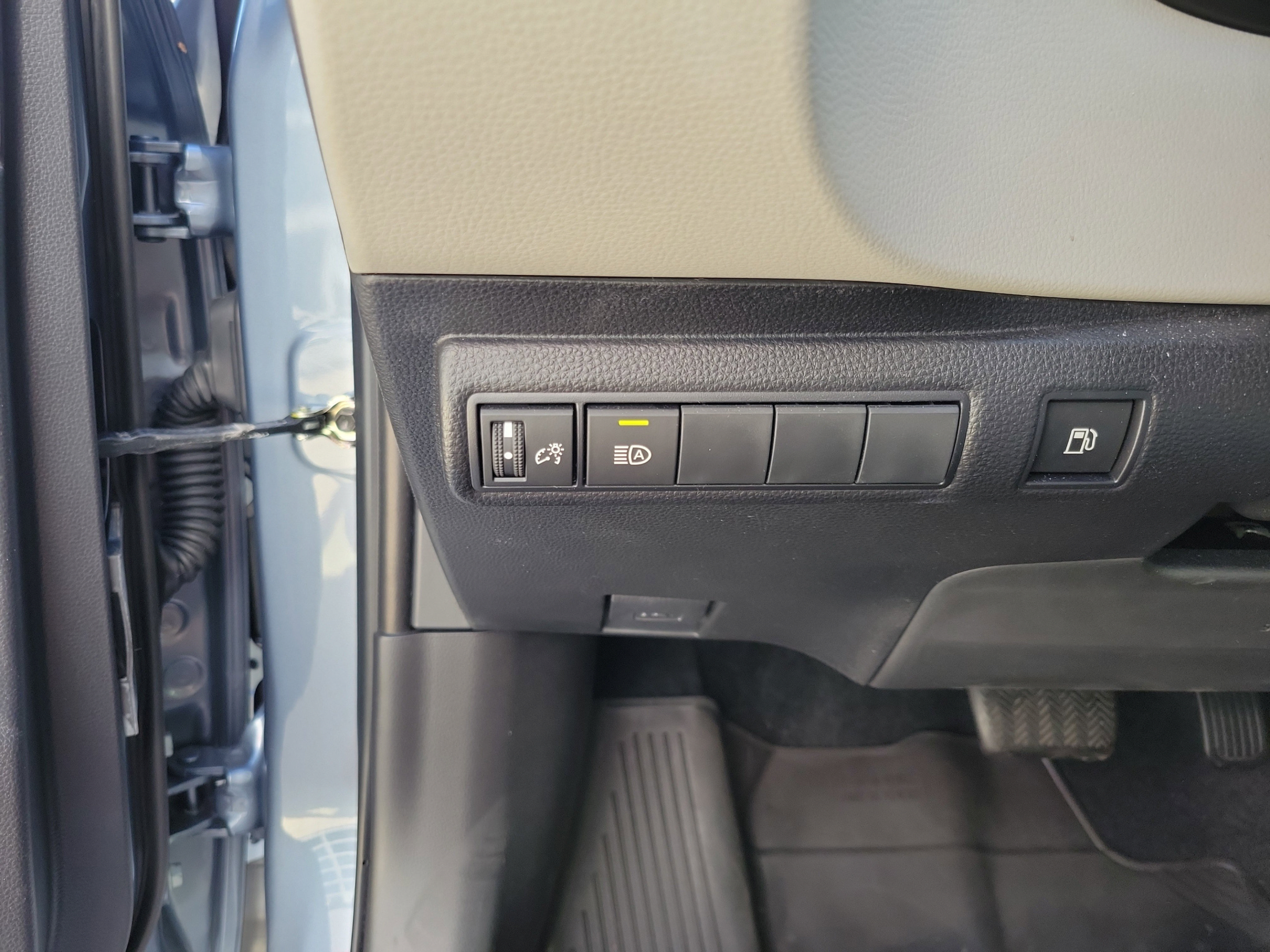 Certified 2022 Toyota Corolla LE FWD image 23