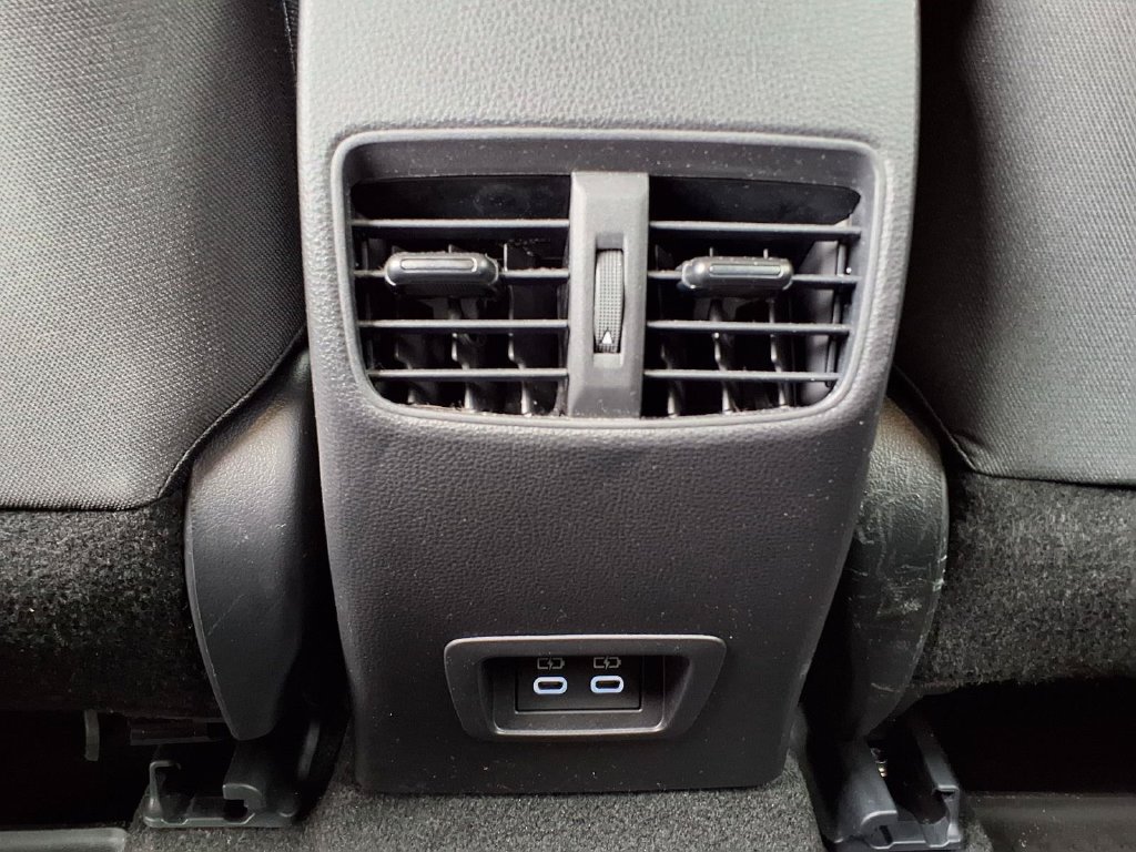 Used 2025 Toyota Corolla Cross AWD Hybrid w/ Moonroof Package image 17