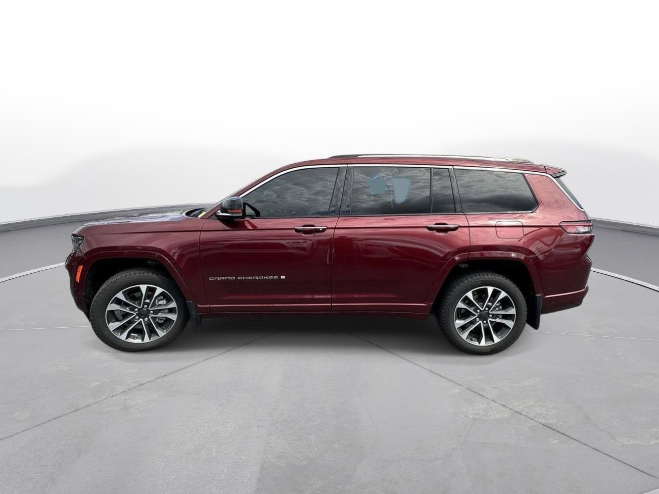 Used 2022 Jeep Grand Cherokee L Overland w/ MOPAR Finishing Package image 9