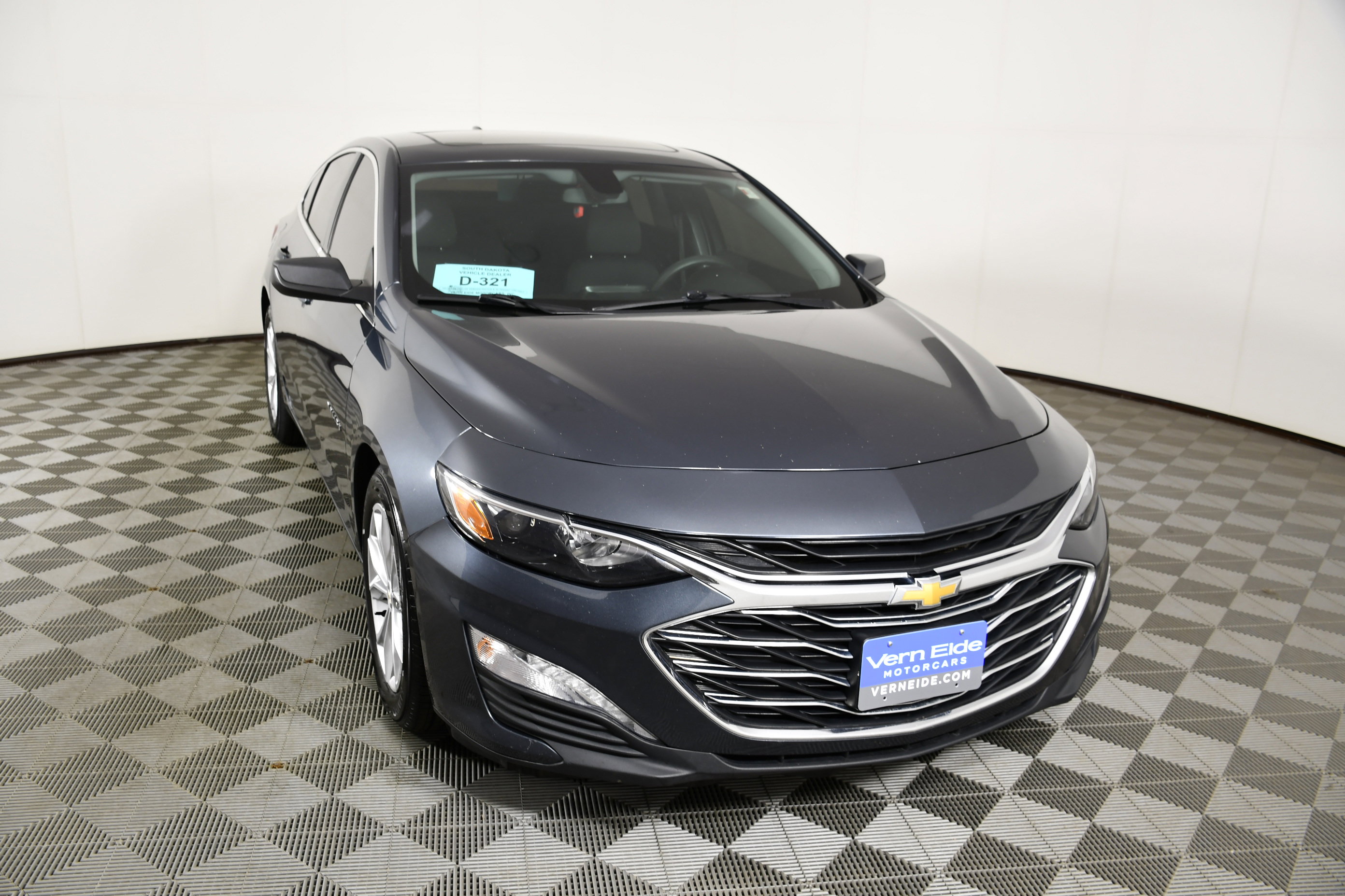 Used 2021 Chevrolet Malibu LT FWD image 3