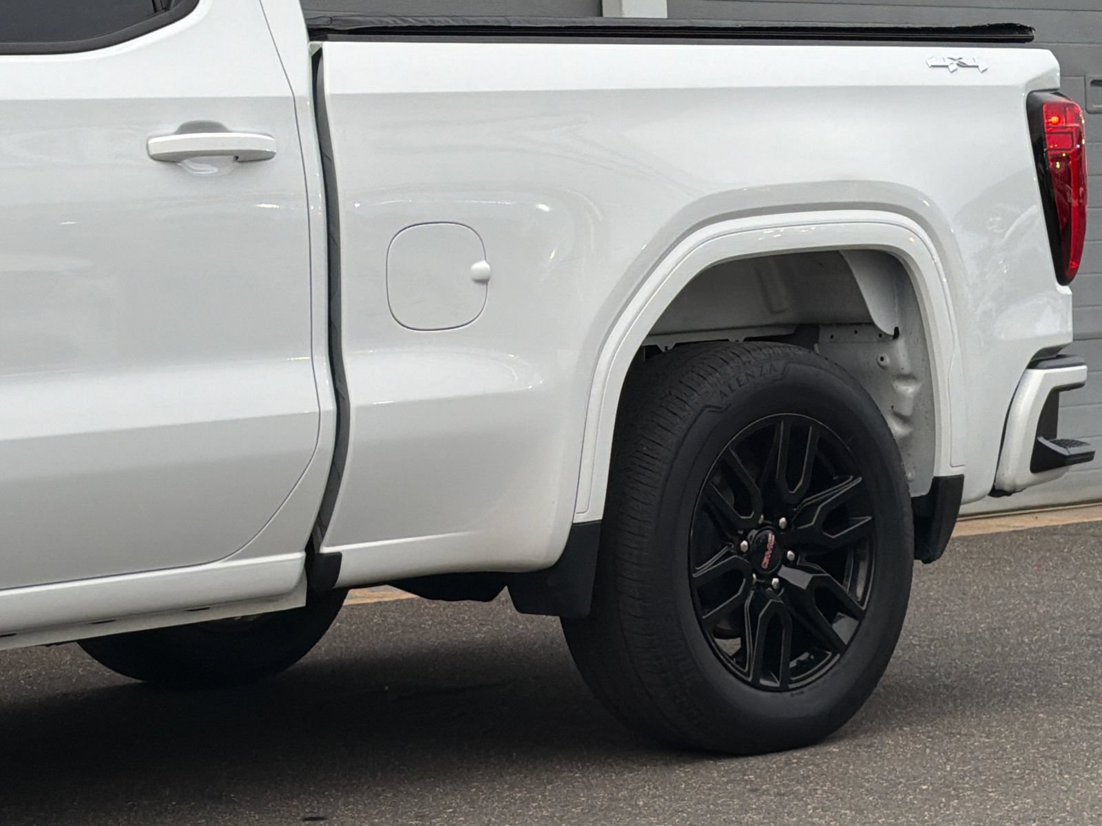 Used 2022 GMC Sierra 1500 Elevation w/ LPO, Elevation Black Package AWD/4WD image 7