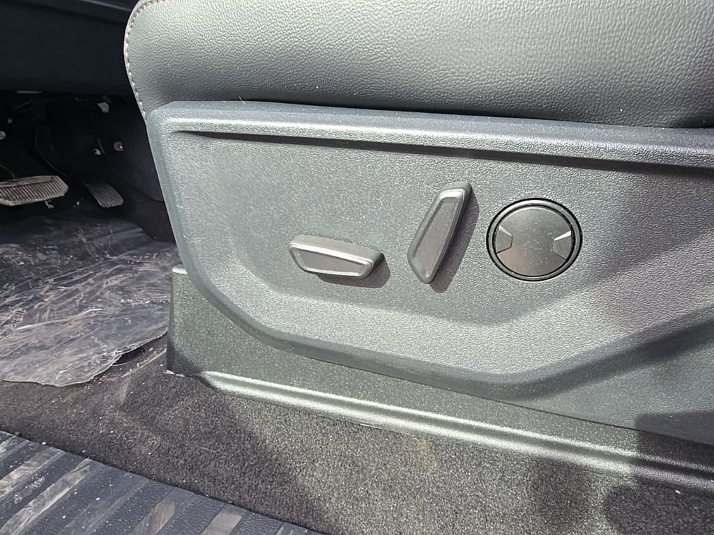 New 2026 Ford F250 Lariat w/ Lariat Ultimate Package image 10