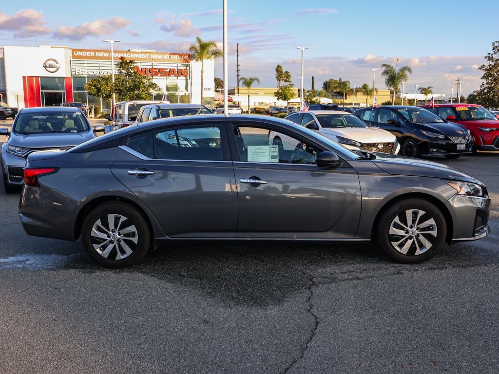 Used 2025 Nissan Altima 2.5 S image 3