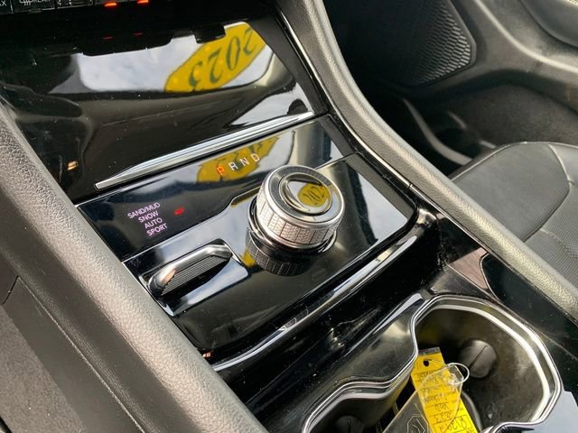 Used 2023 Jeep Grand Cherokee Limited w/ Luxury Tech Group II image 21