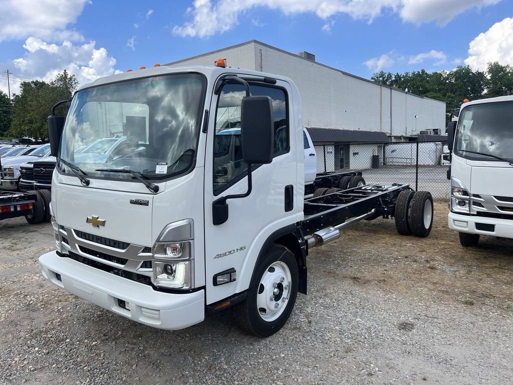 New 2025 Chevrolet Low Cab Forward image 3