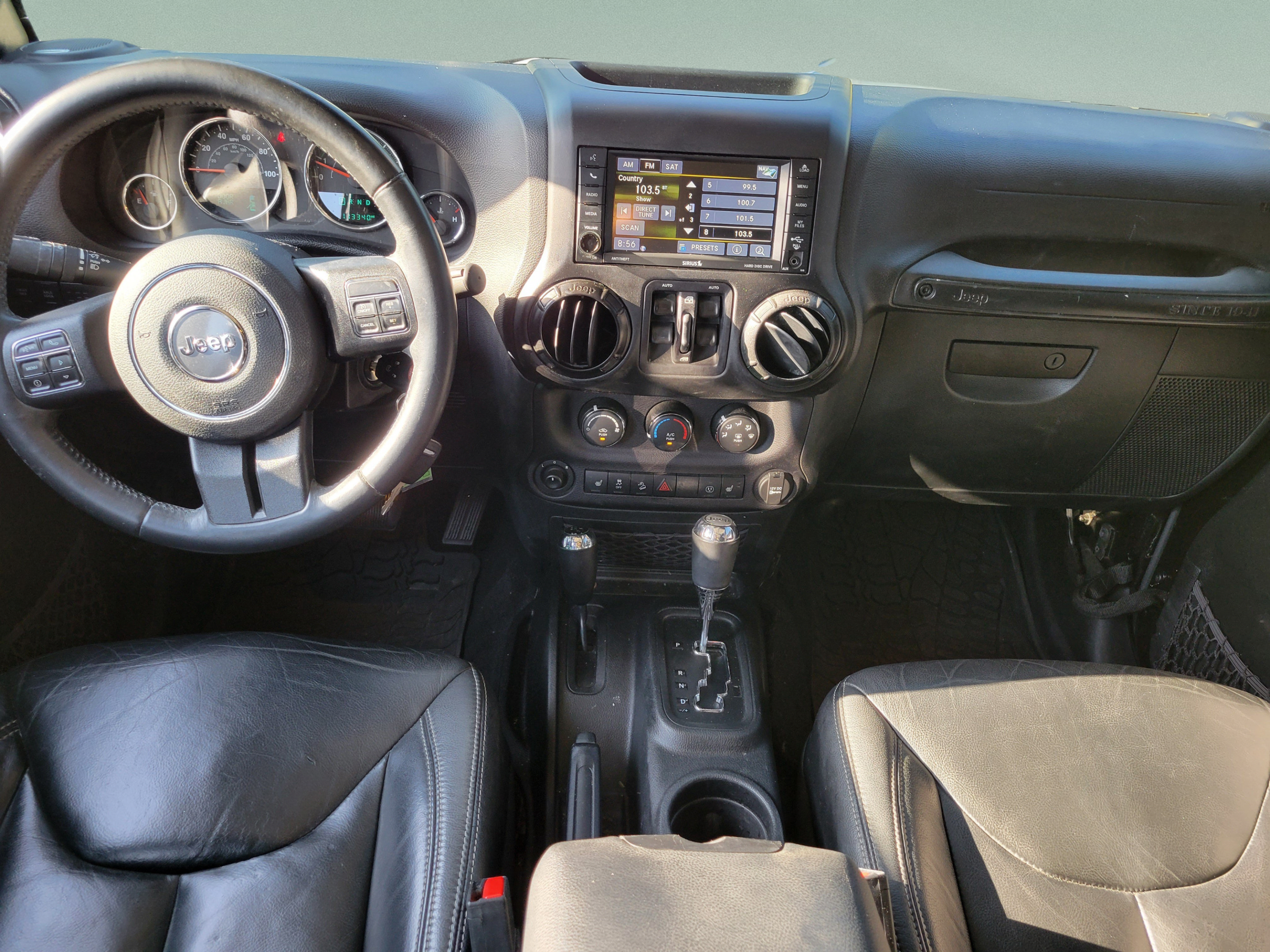Used 2016 Jeep Wrangler Unlimited Rubicon w/ Connectivity Group AWD/4WD image 9