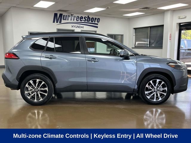 Used 2024 Toyota Corolla Cross XLE image 4