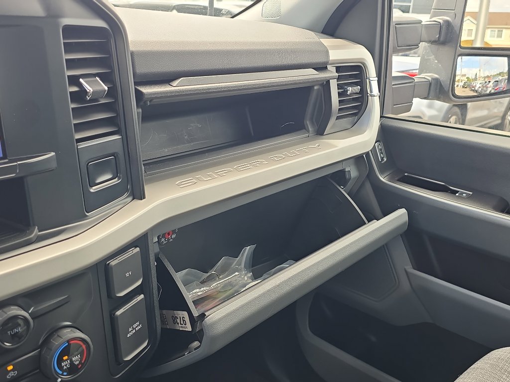 Used 2024 Ford F250 XLT image 30