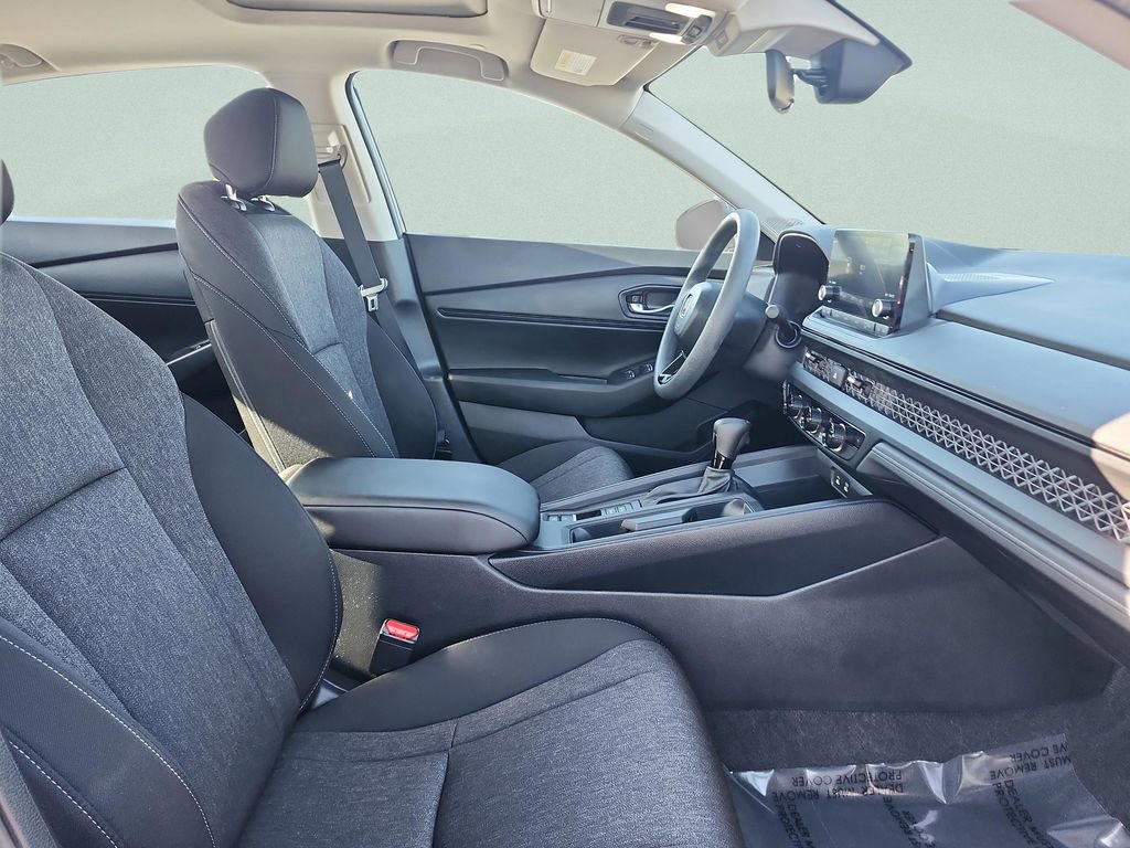 Used 2023 Honda Accord EX image 18