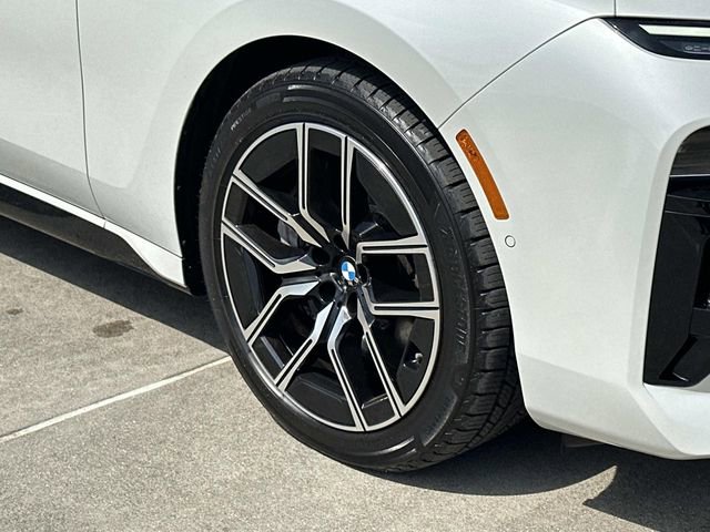 Used 2024 BMW 760i xDrive w/ Premium Package 2 image 29
