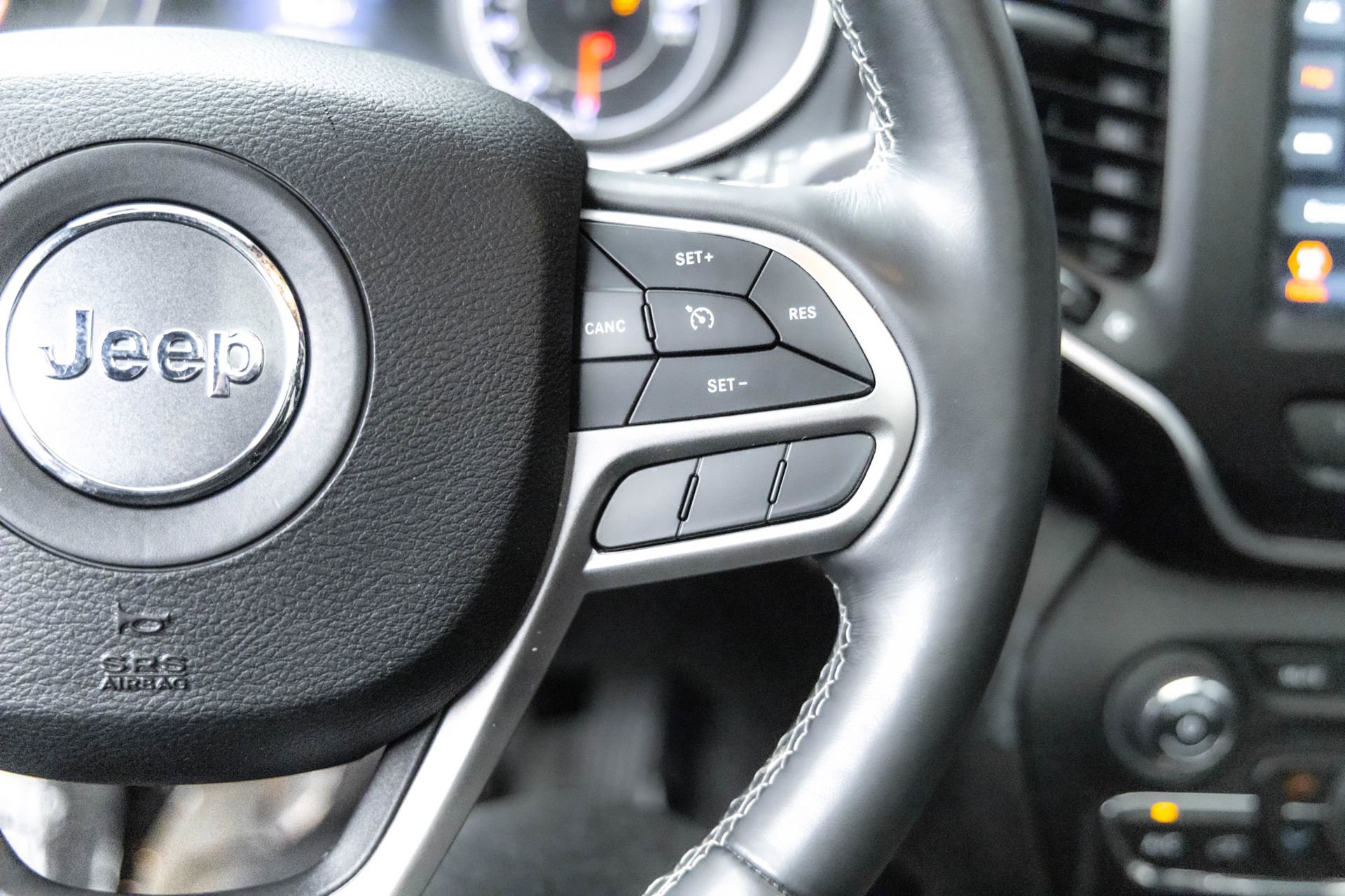 Used 2021 Jeep Cherokee Latitude Lux 80th Anniv w/ Quick Order Package 26U 80TH image 21