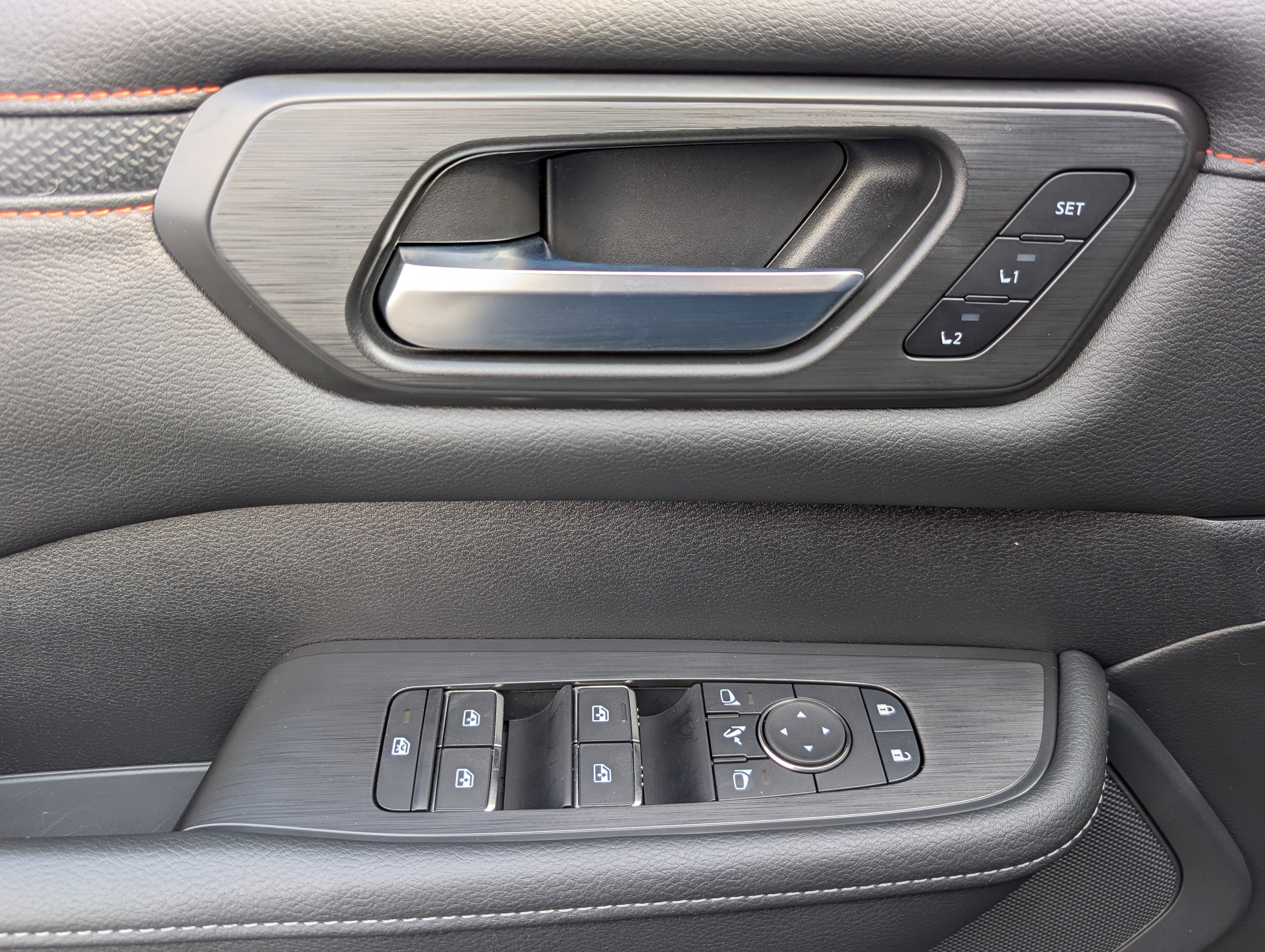 Used 2025 Nissan Armada PRO-4X w/ Pro-4X Premium Package image 15