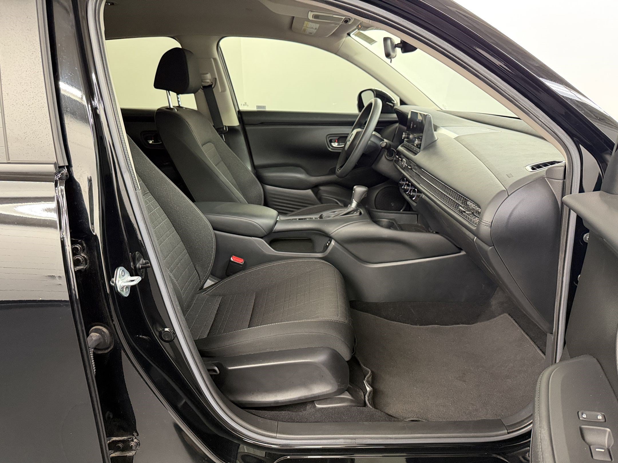 Certified 2024 Honda HR-V LX image 22