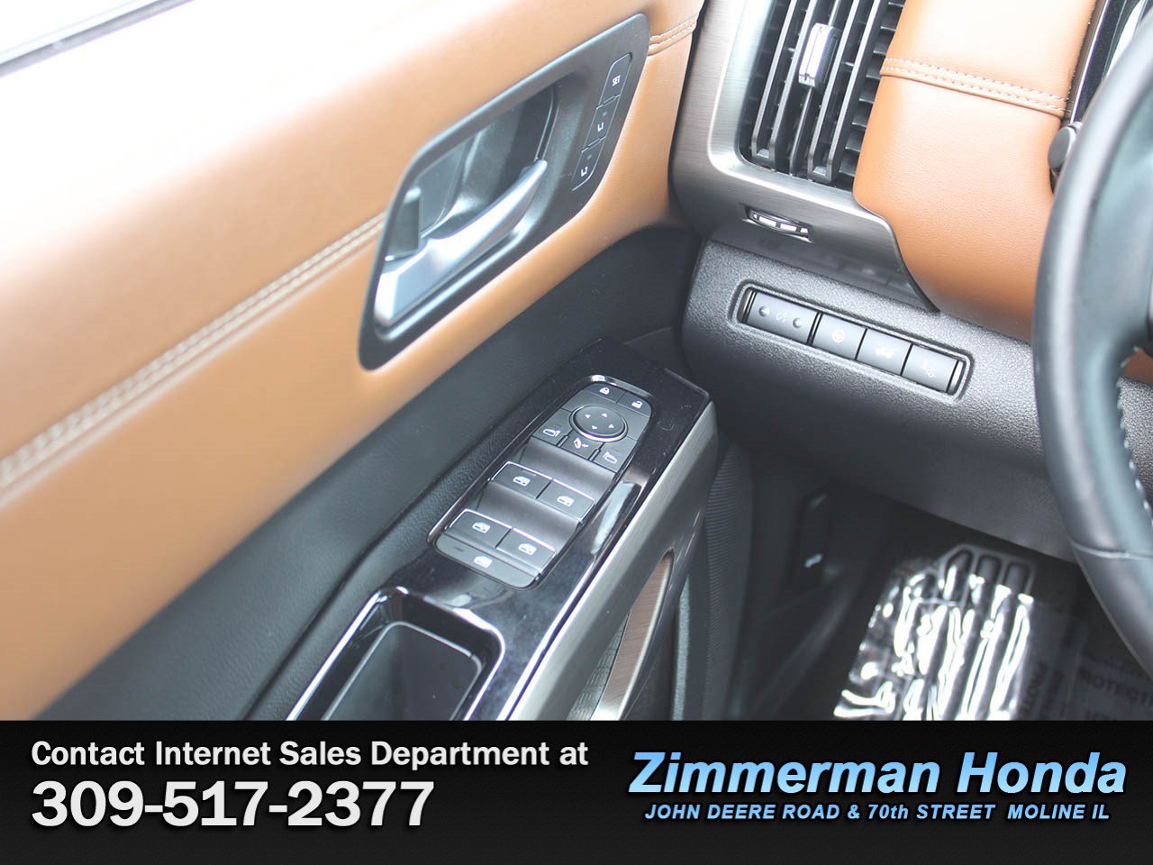 Used 2025 Nissan Pathfinder Platinum AWD/4WD image 16