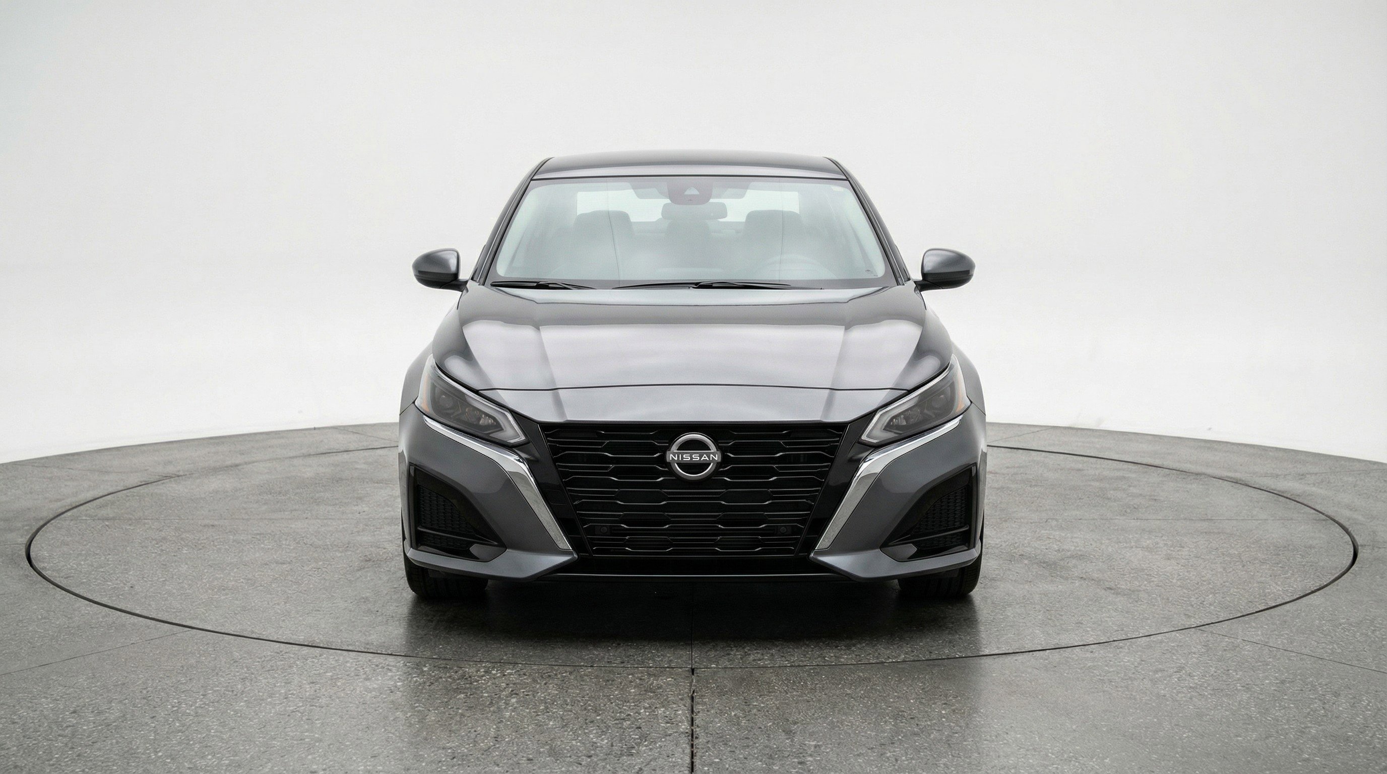 Used 2025 Nissan Altima 2.5 SV image 2