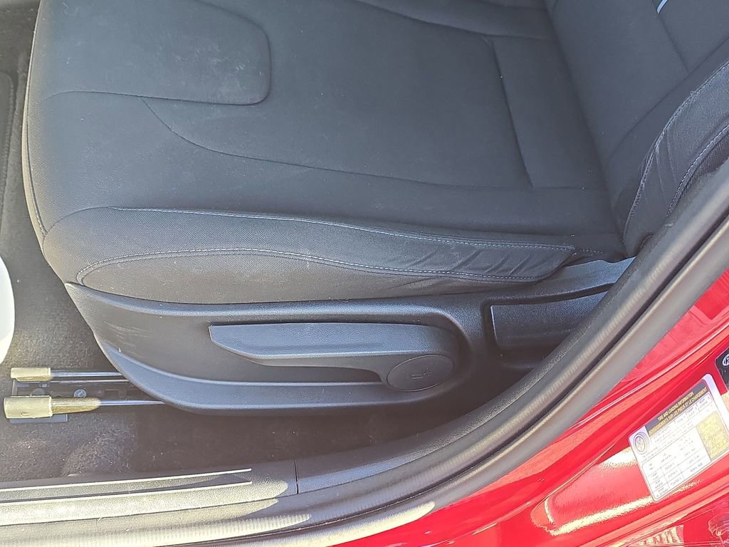 Used 2023 Hyundai Elantra SEL image 18