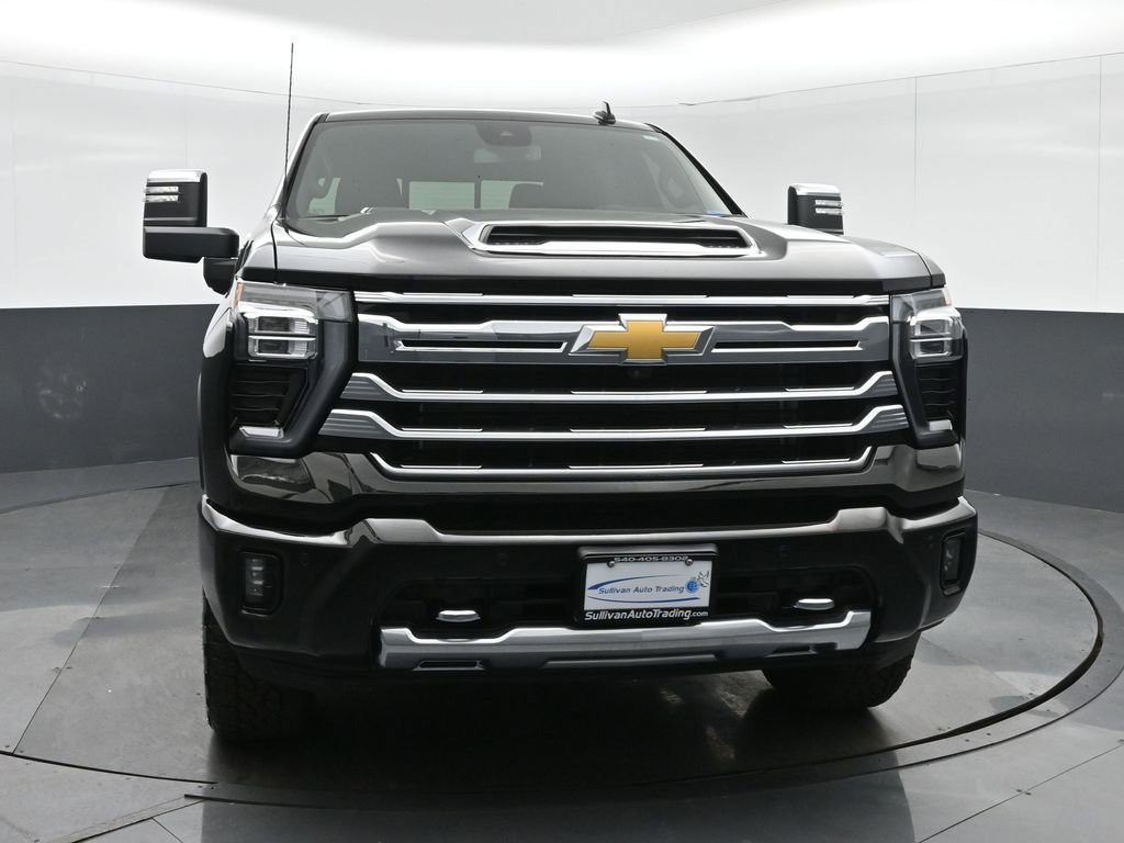 Used 2025 Chevrolet Silverado 2500 High Country image 2