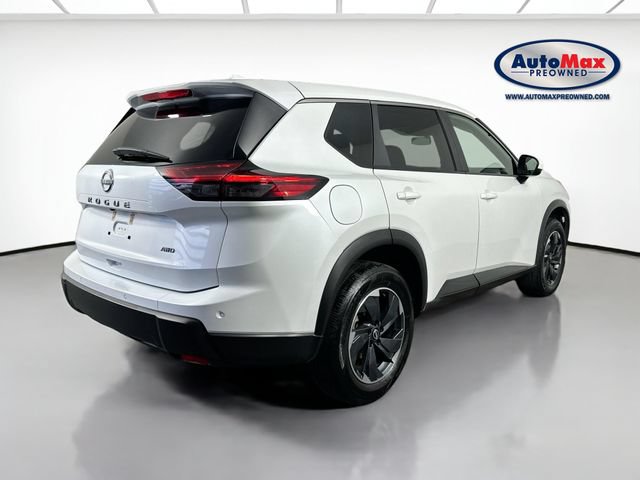 Used 2025 Nissan Rogue SV AWD/4WD image 2