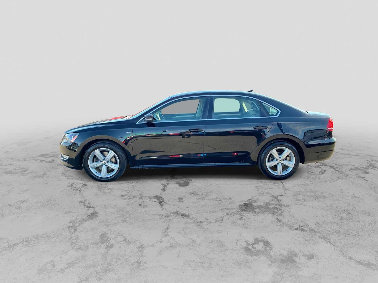 Used 2015 Volkswagen Passat 1.8T Limited Edition FWD image 5
