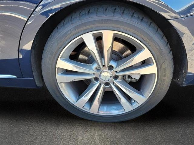 Used 2015 Mercedes-Benz S 550 Sedan w/ Premium 1 Package image 31