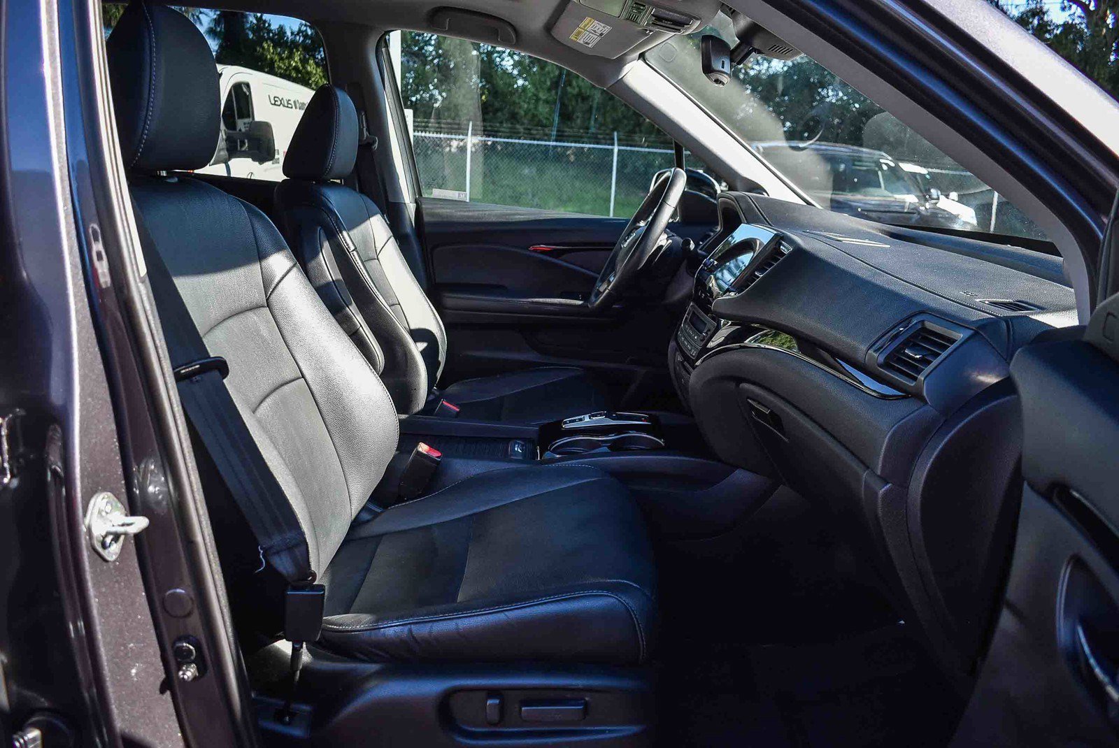 Used 2019 Honda Pilot Touring image 16