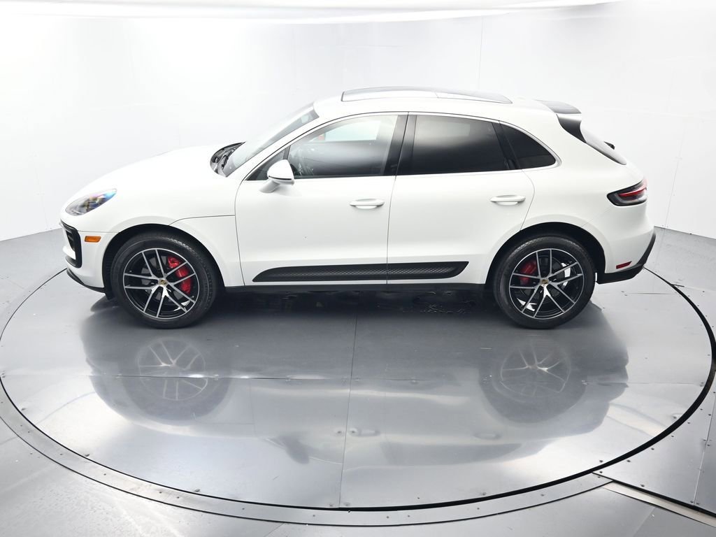 Certified 2023 Porsche Macan S AWD/4WD image 35